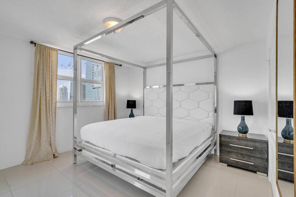 마이애미 Luxurious Private Unit With Parking 아파트 외부 사진