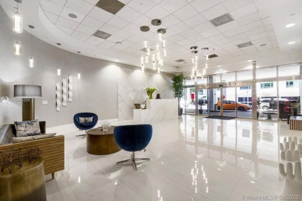 마이애미 Luxurious Private Unit With Parking 아파트 외부 사진
