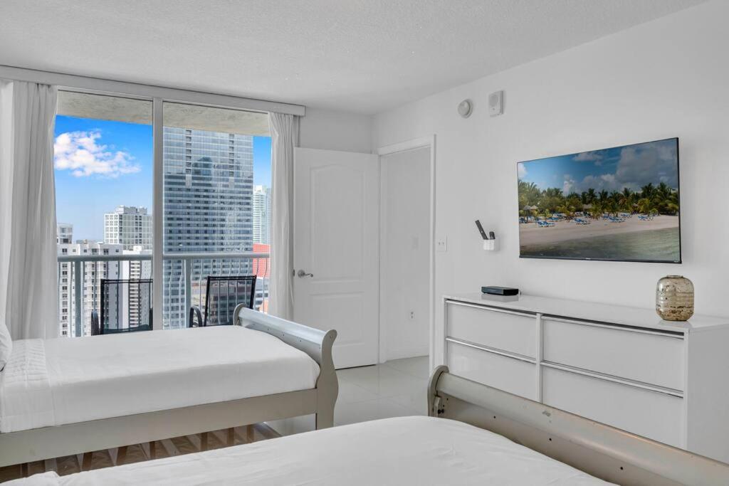 마이애미 Luxurious Private Unit With Parking 아파트 외부 사진