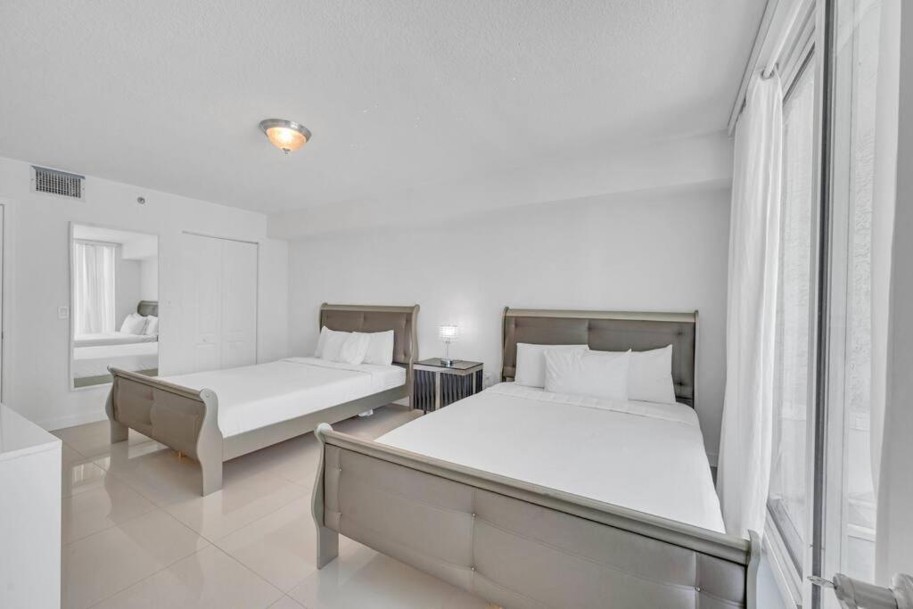 마이애미 Luxurious Private Unit With Parking 아파트 외부 사진