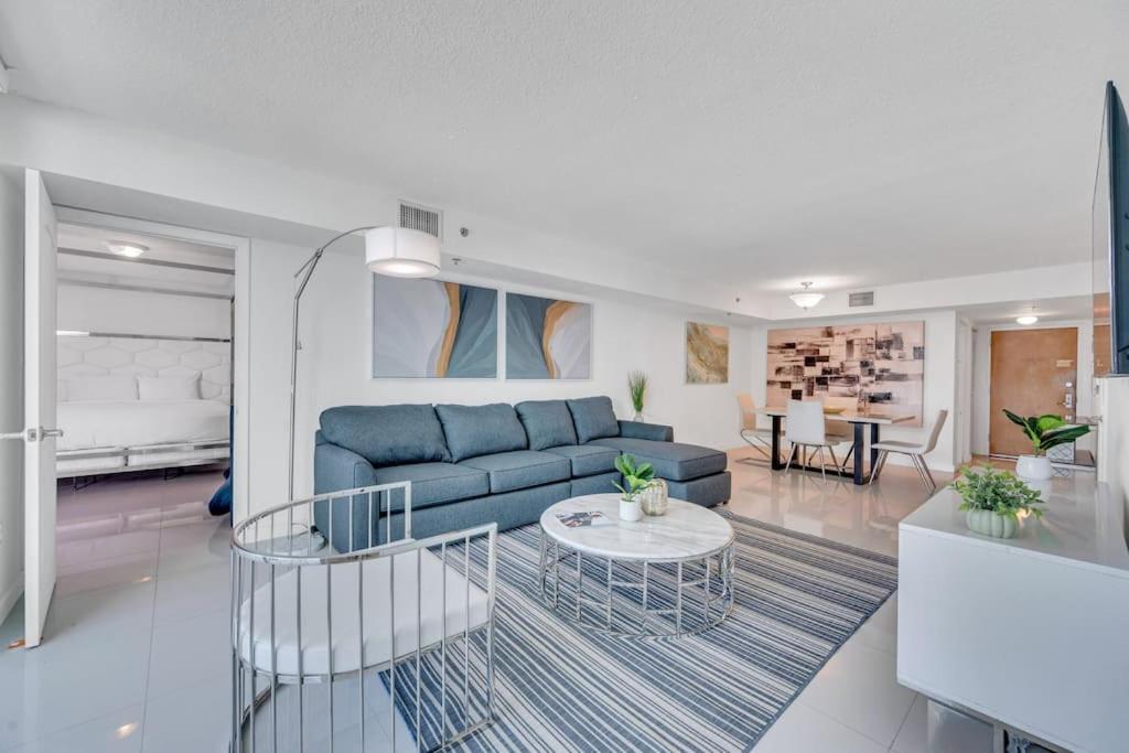 마이애미 Luxurious Private Unit With Parking 아파트 외부 사진