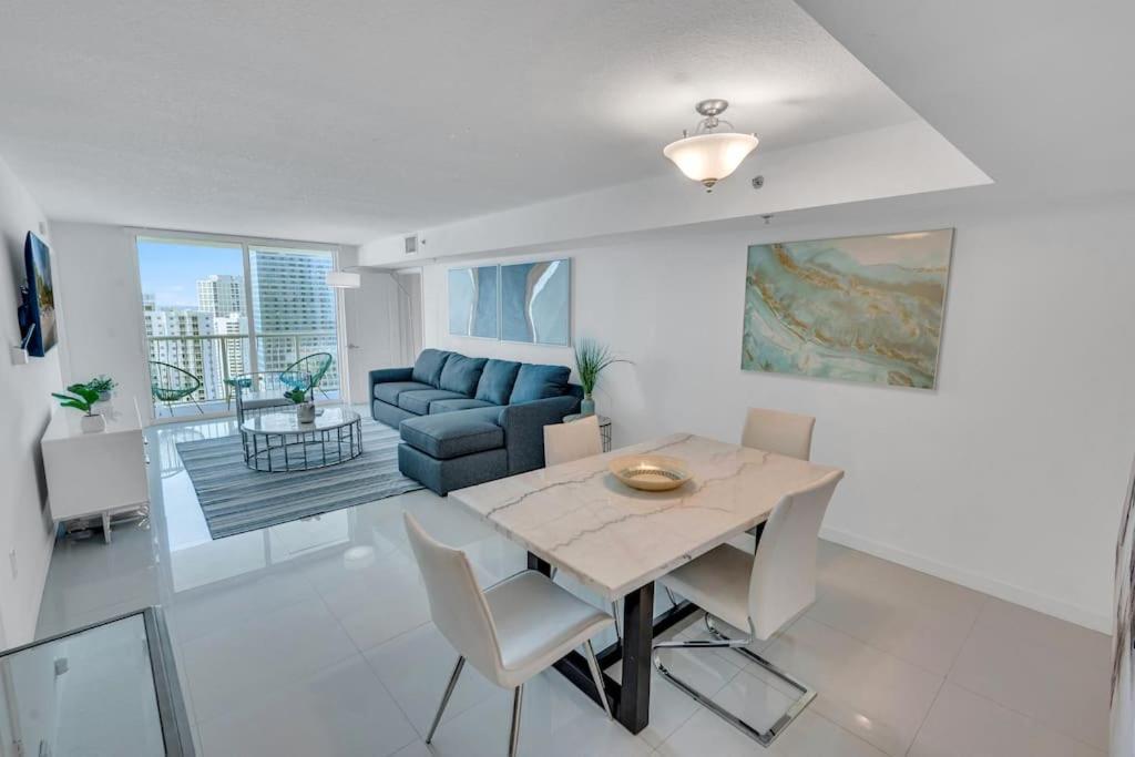 마이애미 Luxurious Private Unit With Parking 아파트 외부 사진